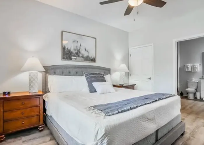 Beautiful & Cozy 4Bd Home, Gated Community