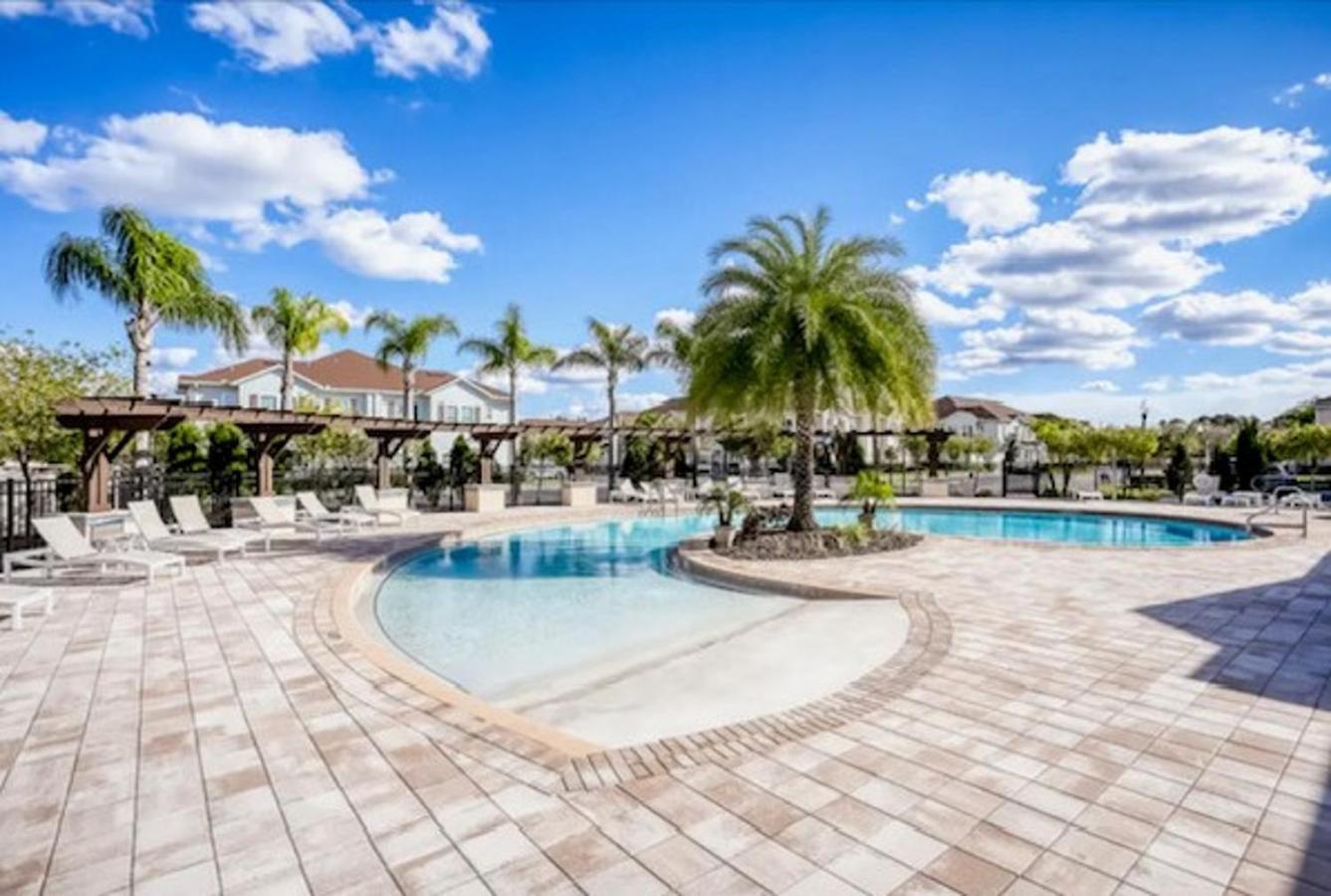 Beautiful & Cozy 4bd Home, Gated Community