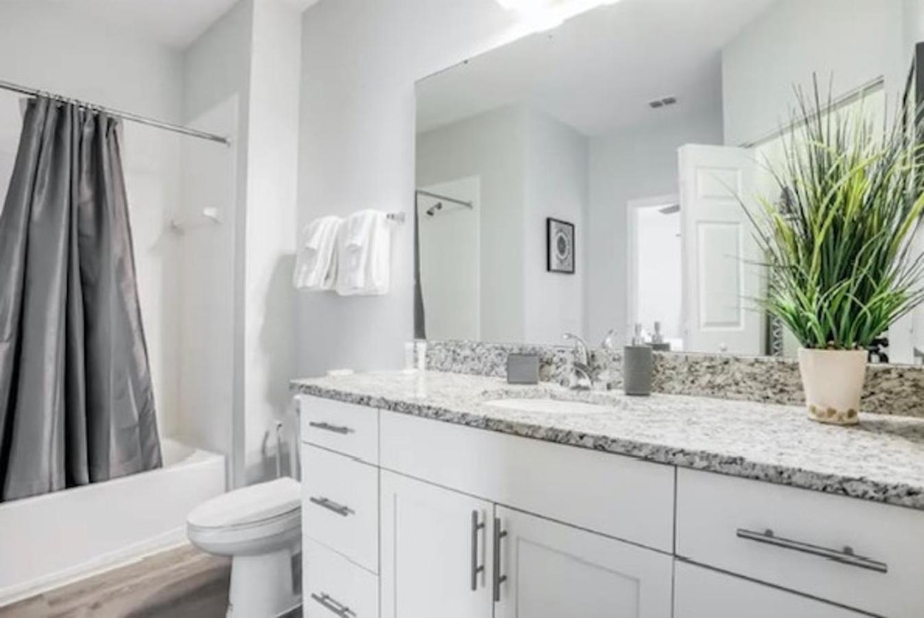 Beautiful & Cozy 4bd Home, Gated Community Casa vacanze Kissimmee
